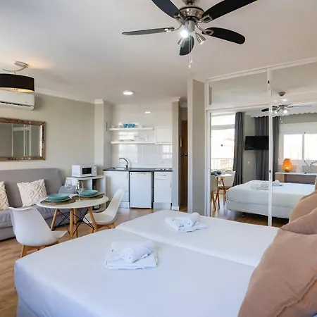 Palm Club Carihuela * Τορρεμολίνος