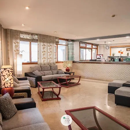 Palm Club Carihuela トレモリノス